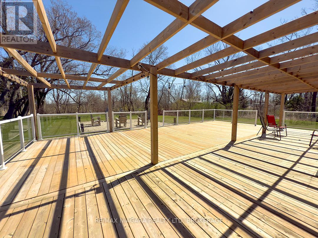 1561 North Shore Drive E, Haldimand, ON - Outdoor With Deck Patio Veranda