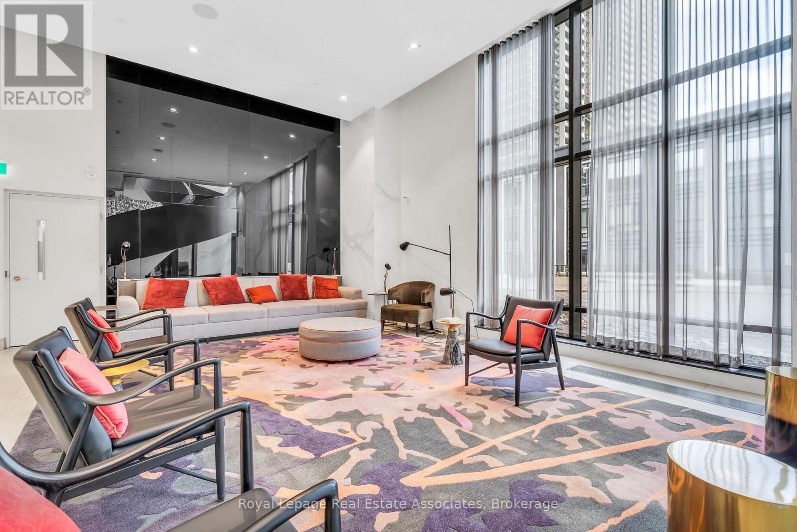 1426 - 9 Mabelle Avenue, Toronto, ON - Indoor Photo Showing Other Room