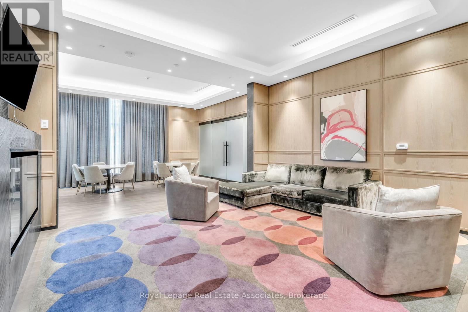 1426 - 9 Mabelle Avenue, Toronto, ON - Indoor