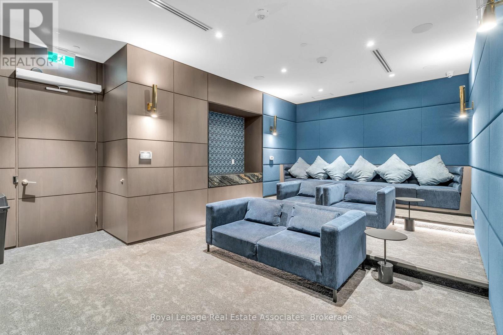 1426 - 9 Mabelle Avenue, Toronto, ON - Indoor Photo Showing Other Room