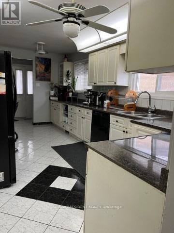 23 Davelayne Road, Toronto, ON - Indoor Photo Showing Kitchen