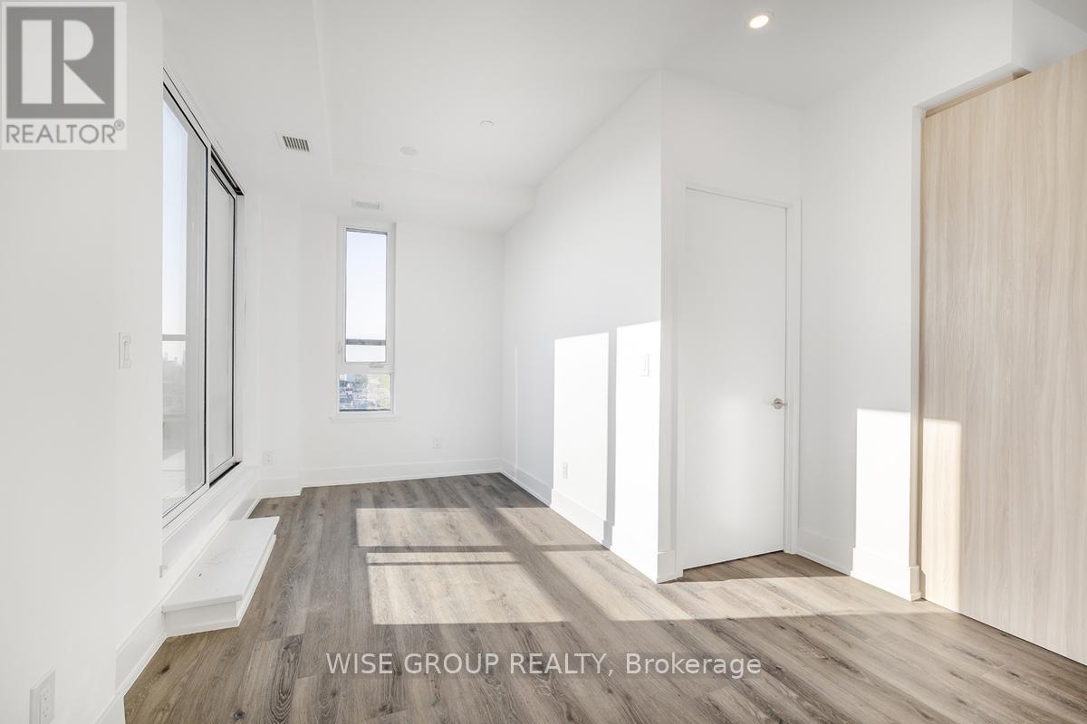 1215 - 3100 Keele Street, Toronto, ON - Indoor Photo Showing Other Room