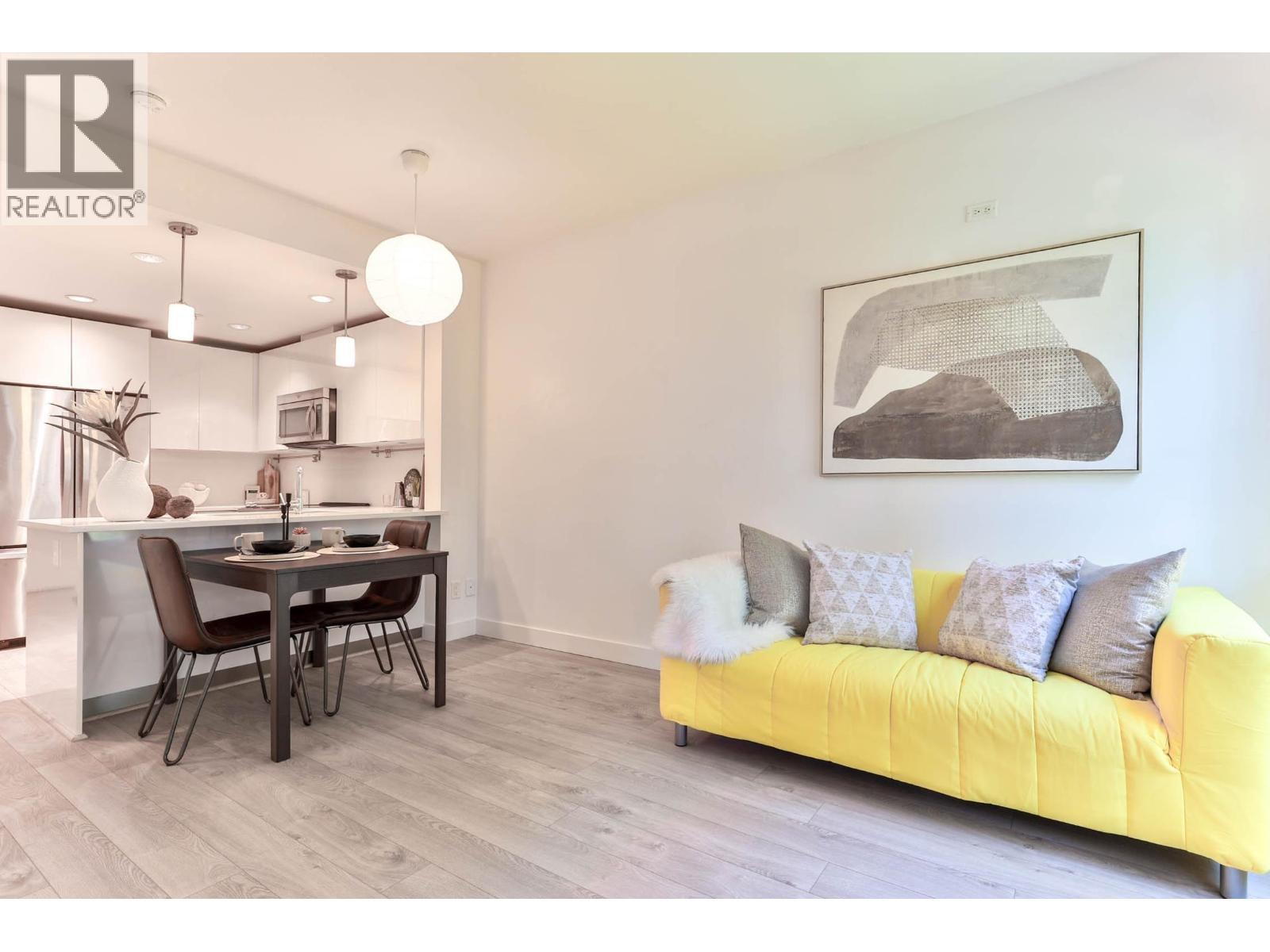 527 723 W 3Rd Street, North Vancouver, BC - Indoor