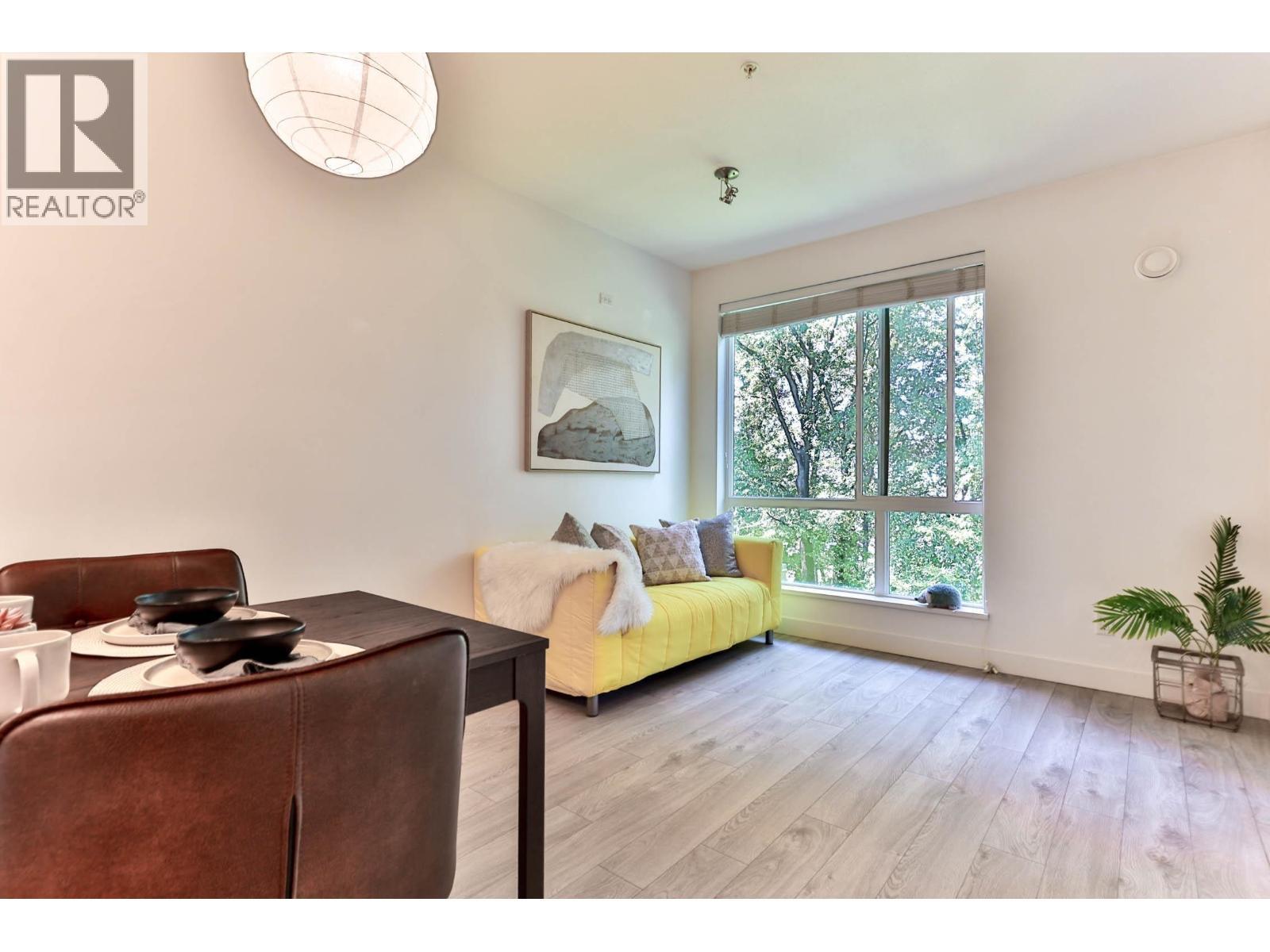 527 723 W 3Rd Street, North Vancouver, BC - Indoor