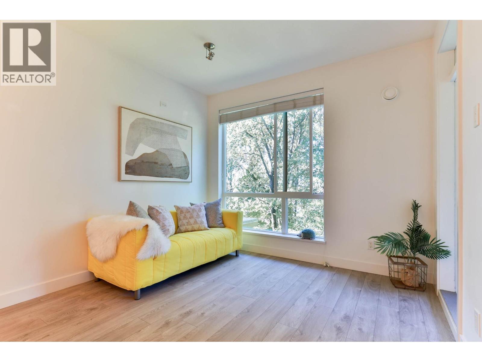 527 723 W 3Rd Street, North Vancouver, BC - Indoor Photo Showing Living Room