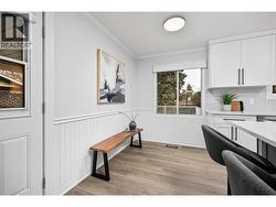 Breakfast nook l Main Level -