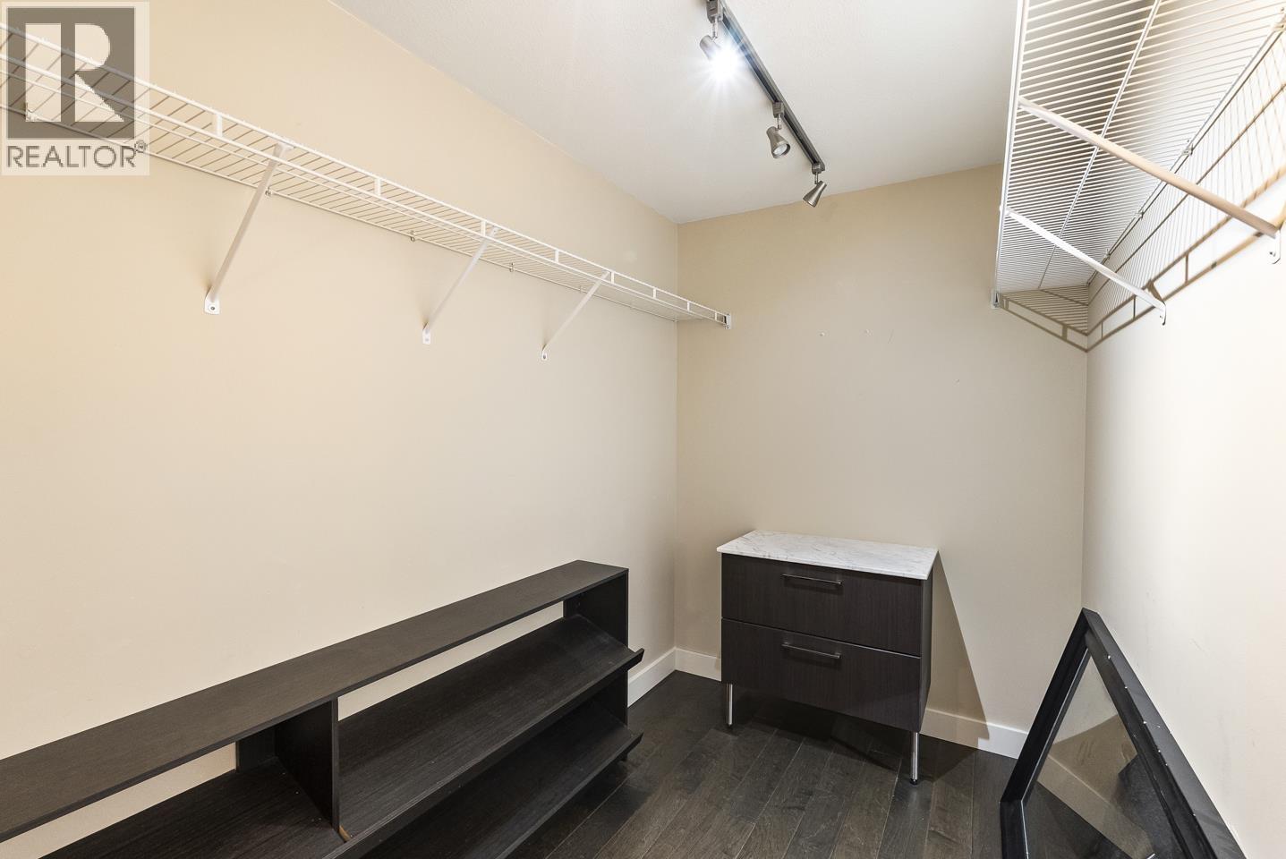 412 11595 Fraser Street, Maple Ridge, BC - Indoor With Storage
