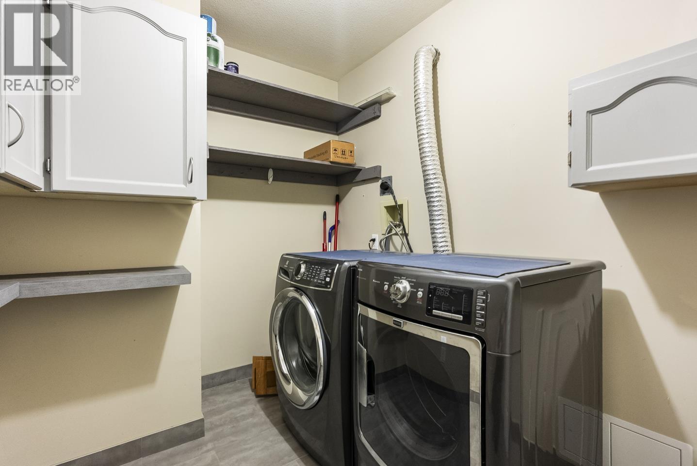 412 11595 Fraser Street, Maple Ridge, BC - Indoor Photo Showing Laundry Room
