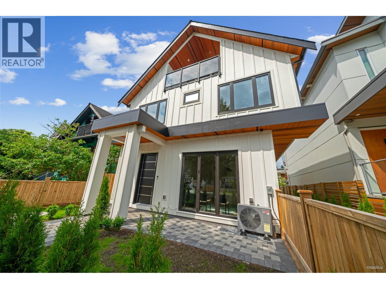 1 4463 Walden Street, Vancouver, BC - Outdoor