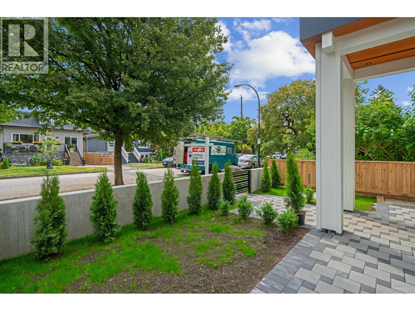 1 4463 Walden Street, Vancouver, BC - Outdoor