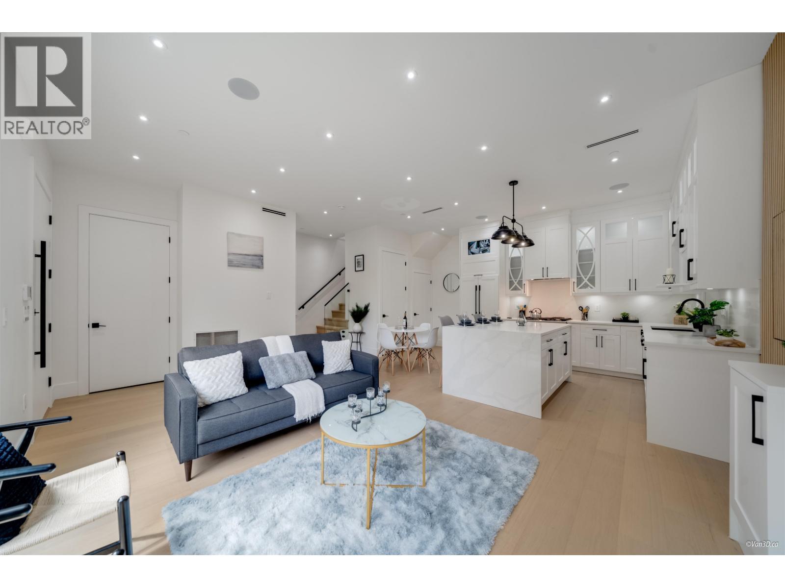 1 4463 Walden Street, Vancouver, BC - Indoor Photo Showing Living Room