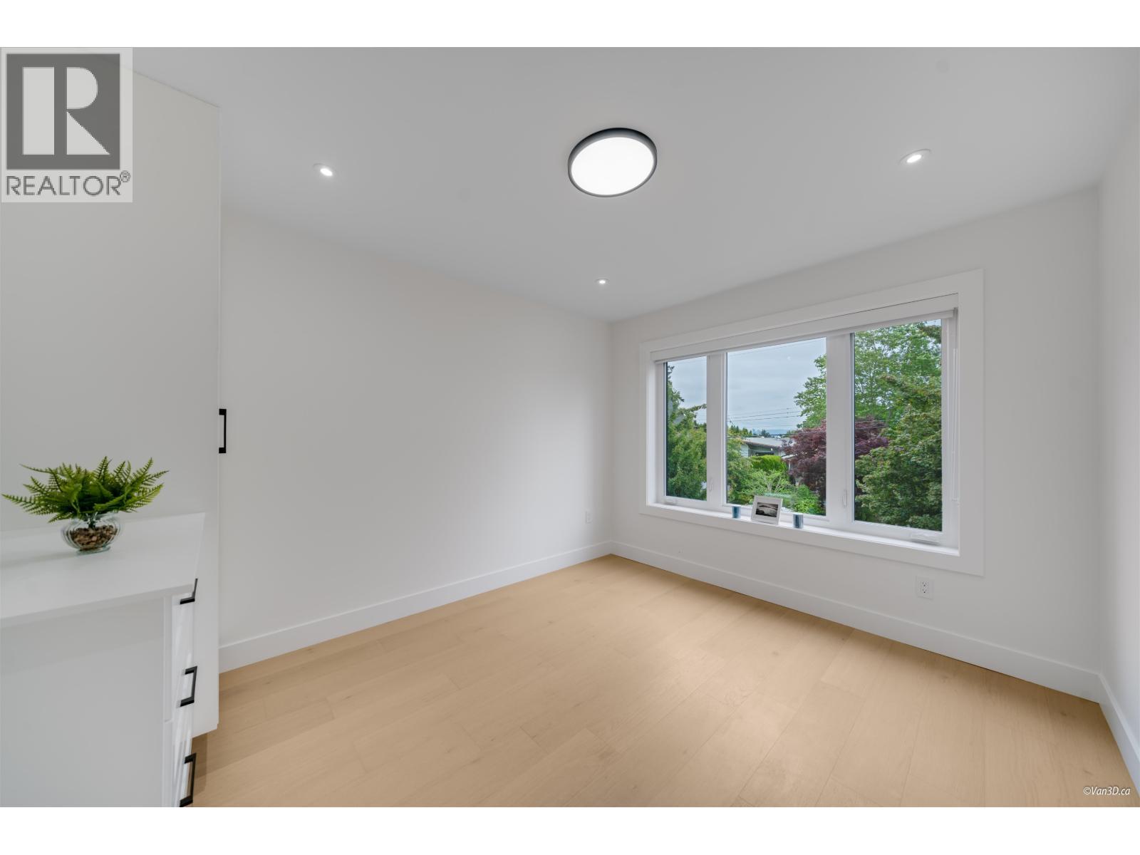 1 4463 Walden Street, Vancouver, BC - Indoor Photo Showing Other Room