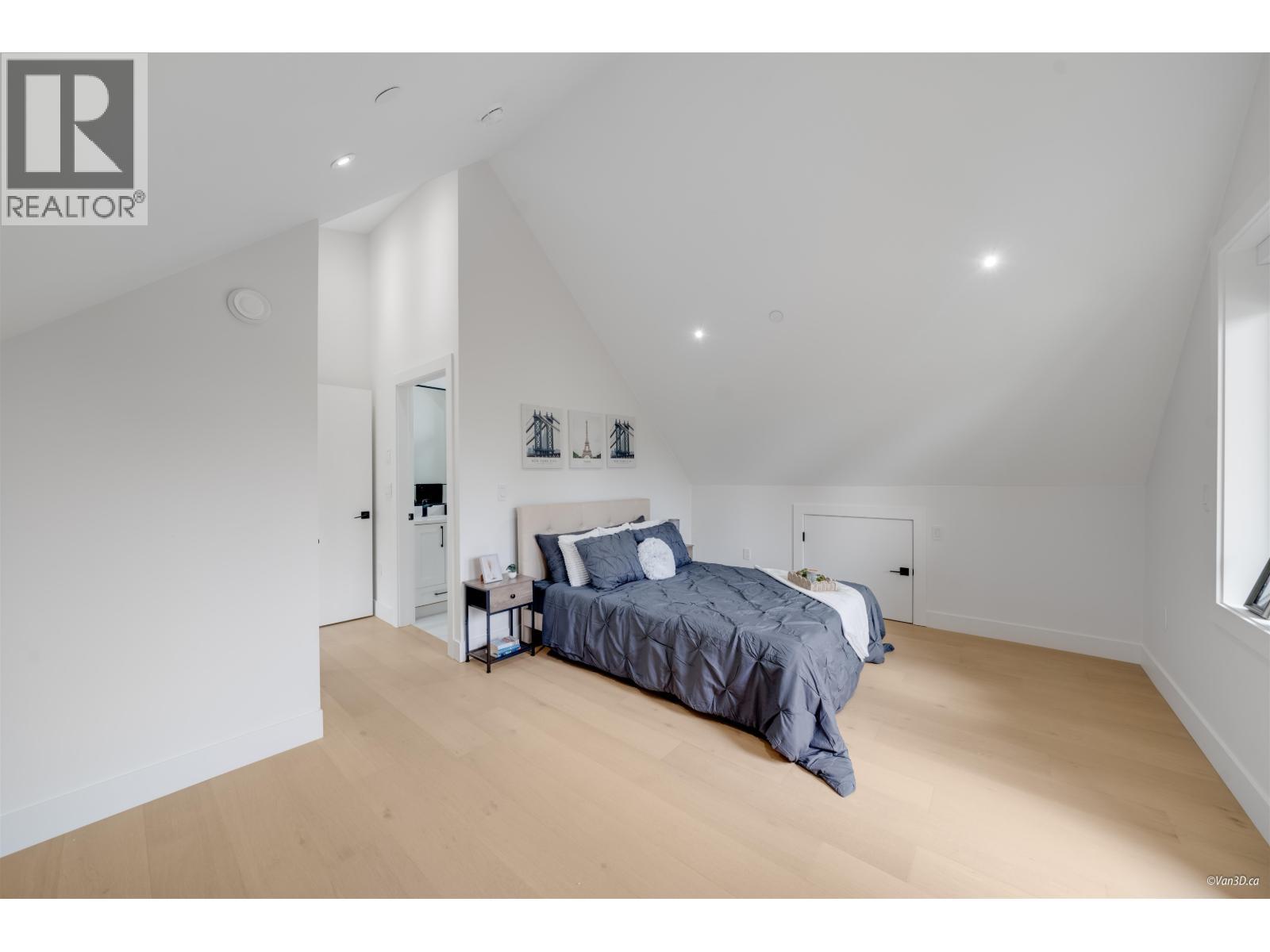 1 4463 Walden Street, Vancouver, BC - Indoor