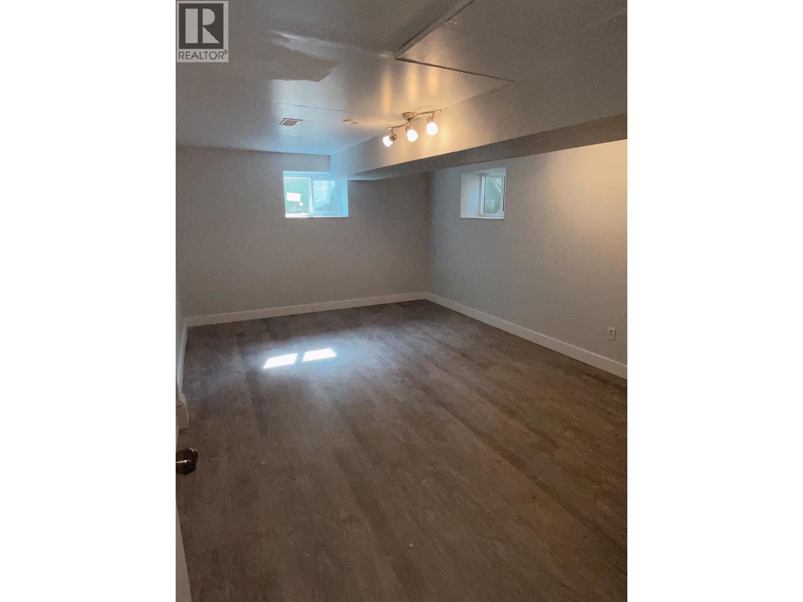 20583 Dewdney Trunk Road, Maple Ridge, BC - Indoor