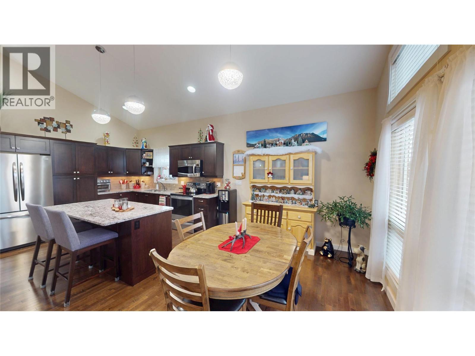 223 Boulder Creek, Cranbrook, BC - Indoor Photo Showing Dining Room