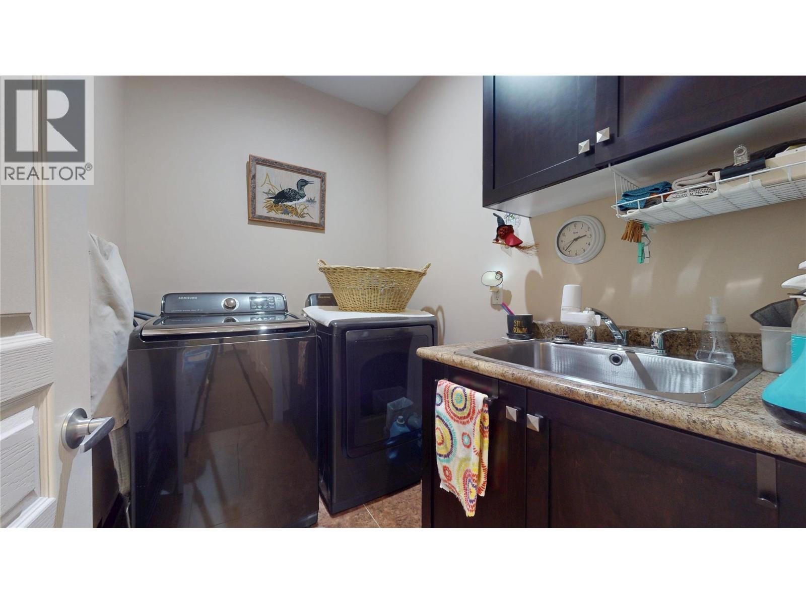 223 Boulder Creek, Cranbrook, BC - Indoor Photo Showing Laundry Room