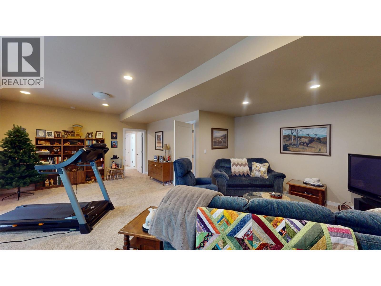 223 Boulder Creek, Cranbrook, BC - Indoor