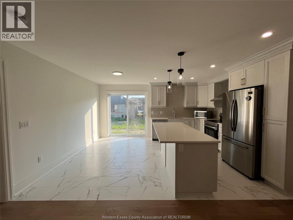 108 Jones Street, Essex, ON - Indoor Photo Showing Kitchen With Stainless Steel Kitchen