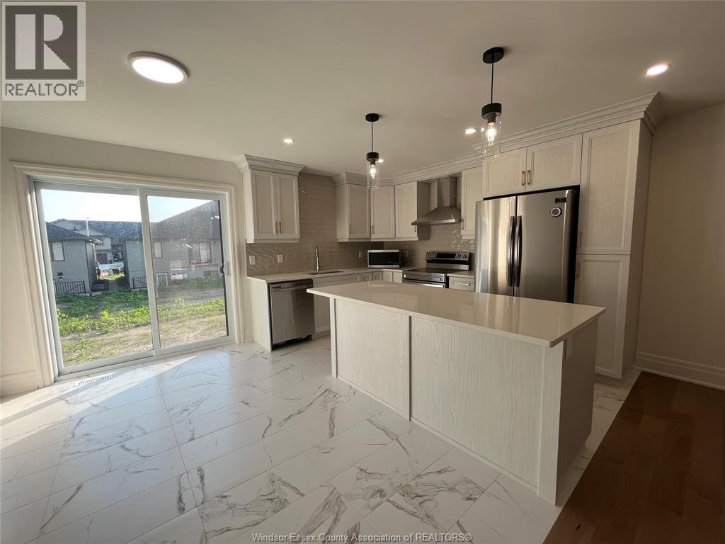 108 Jones Street, Essex, ON - Indoor Photo Showing Kitchen With Stainless Steel Kitchen With Upgraded Kitchen