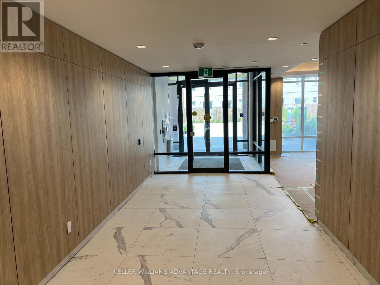 212 - 1010 Dundas Street E, Whitby, ON - Indoor Photo Showing Other Room