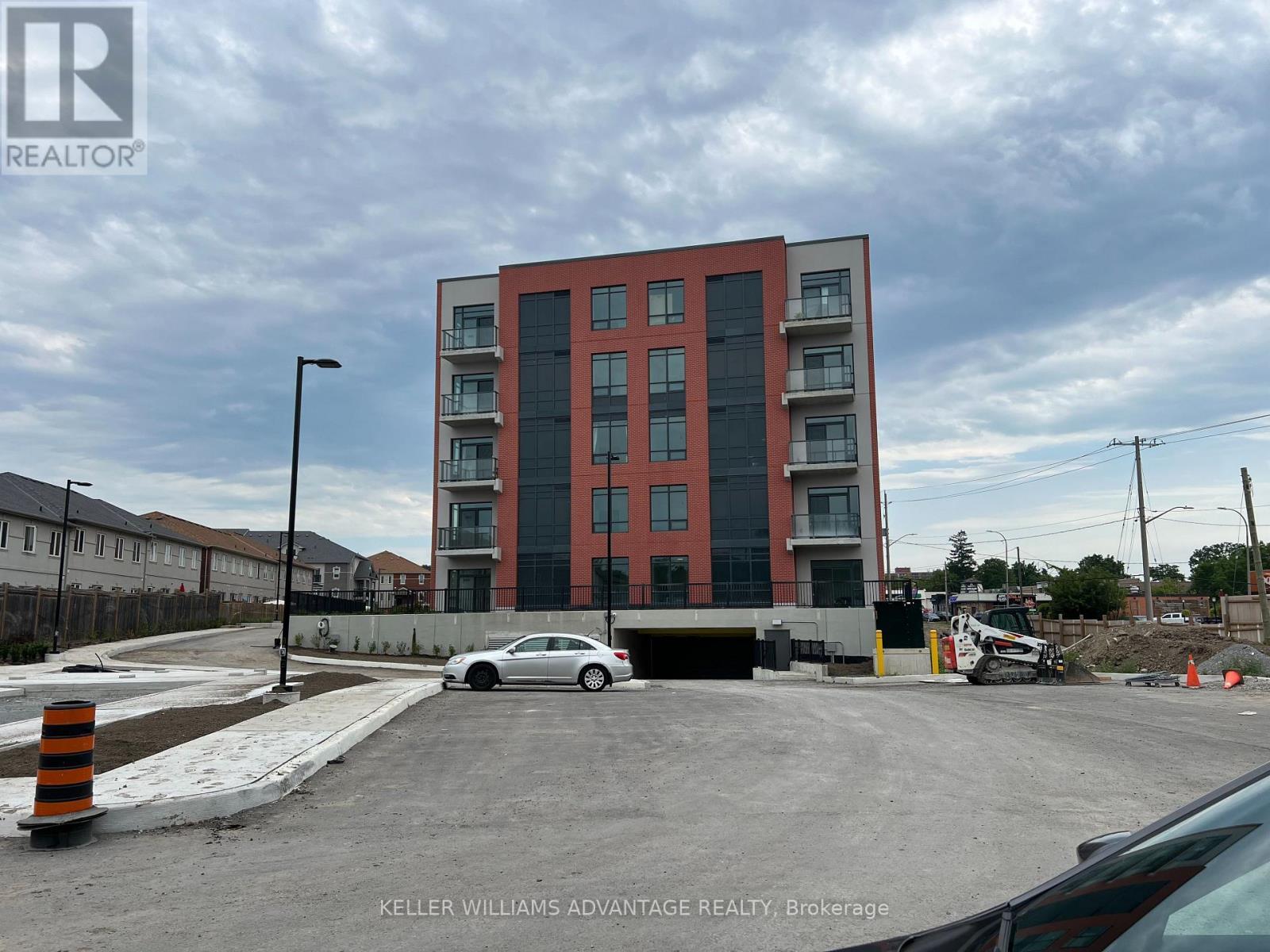 212 - 1010 Dundas Street E, Whitby, ON - Outdoor