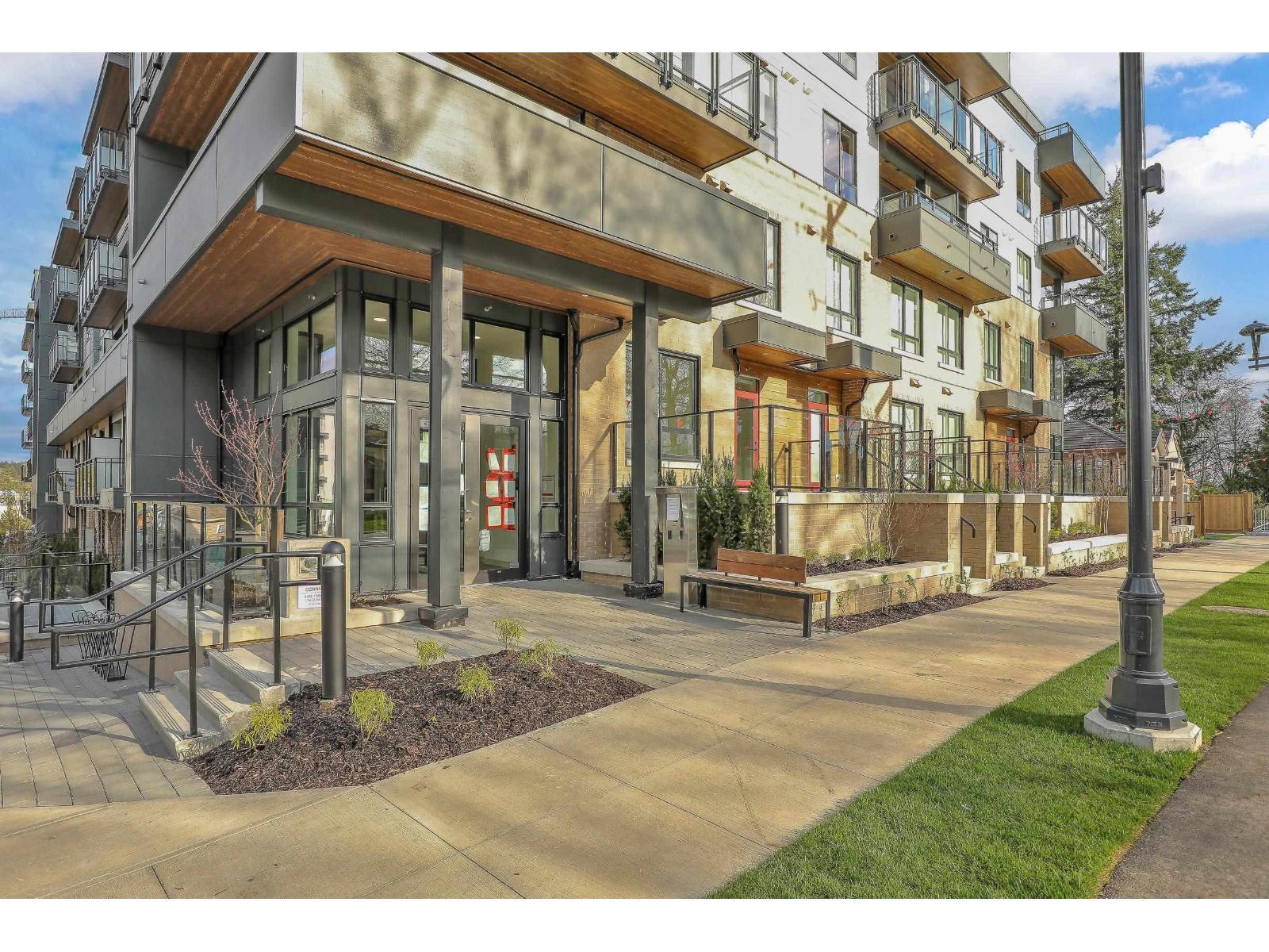 Th4 9456 134 Street, Surrey, BC - Outdoor