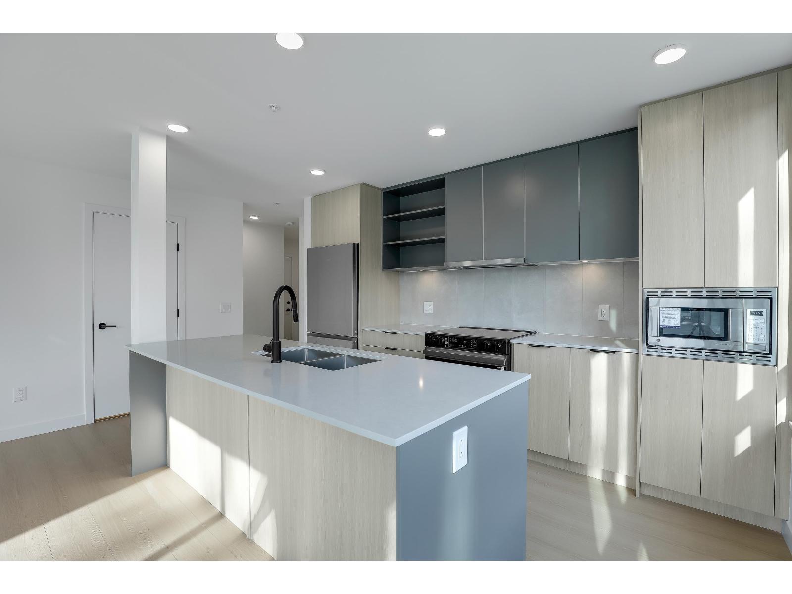 Th4 9456 134 Street, Surrey, BC - Indoor Photo Showing Kitchen With Double Sink With Upgraded Kitchen