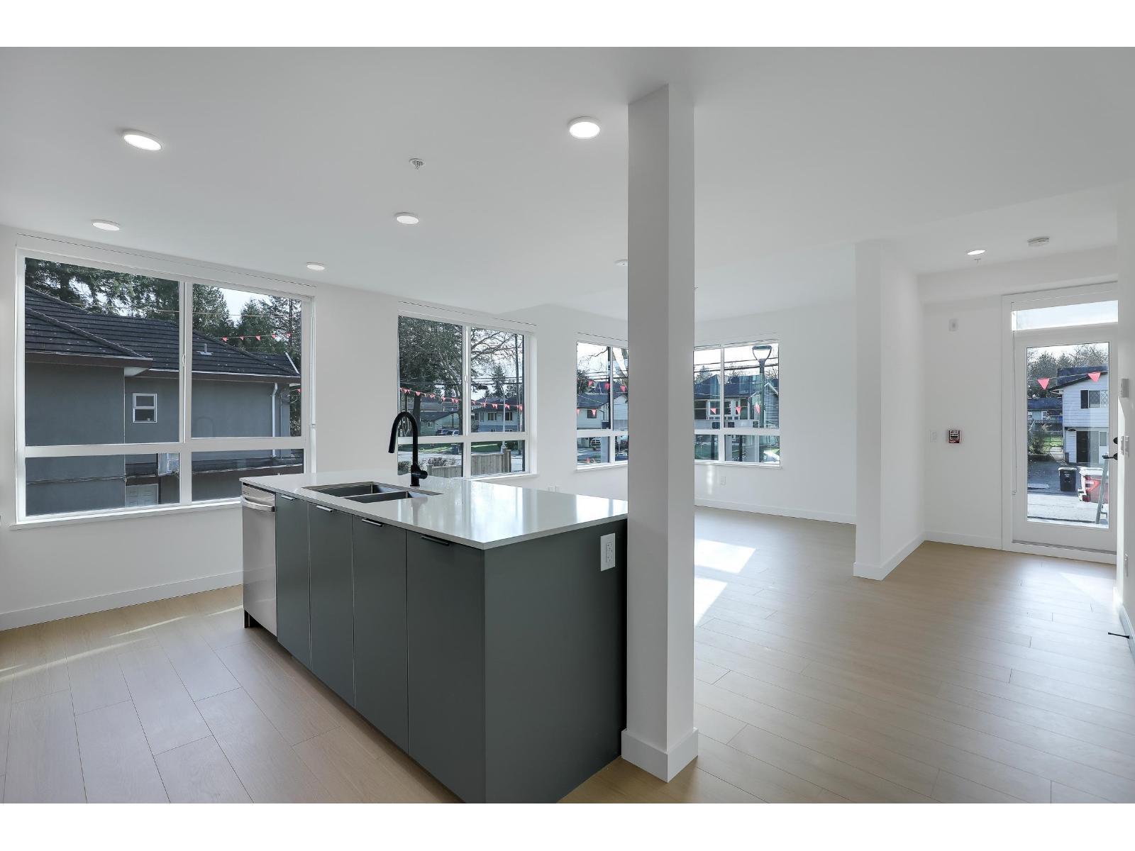 Th4 9456 134 Street, Surrey, BC - Indoor