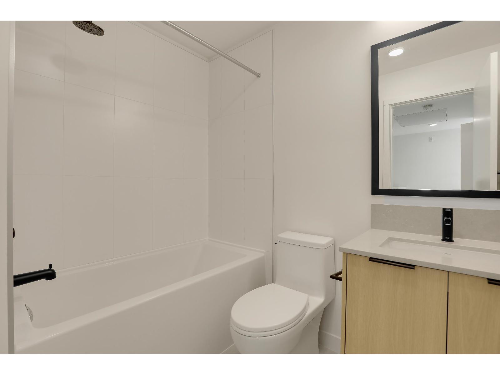 Th4 9456 134 Street, Surrey, BC - Indoor Photo Showing Bathroom