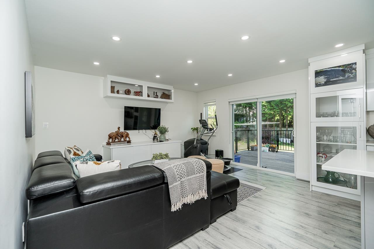 19132 60B Avenue, Surrey, BC - Indoor