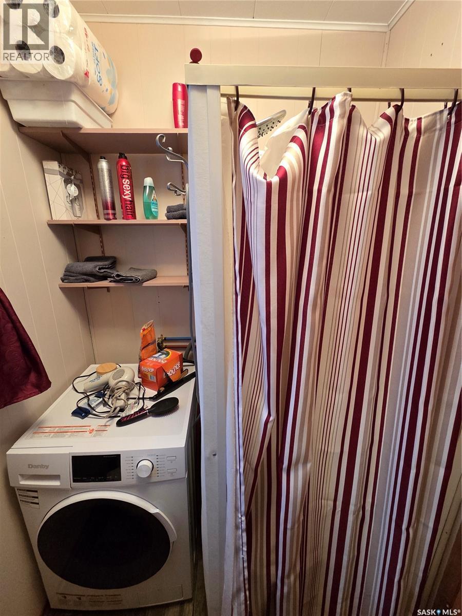 697 8Th Street, White Bear Ir 70, SK - Indoor With Storage