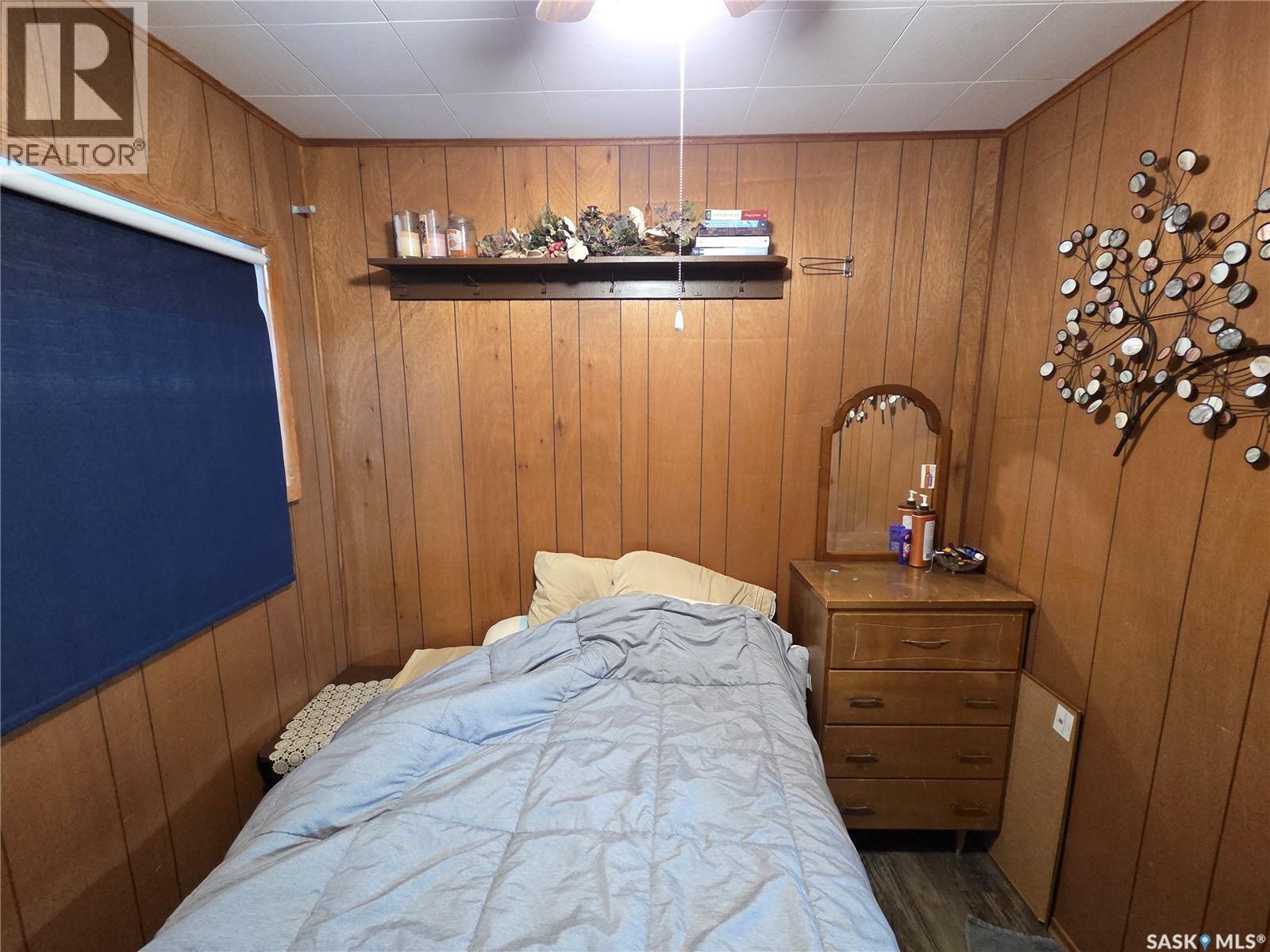 697 8Th Street, White Bear Ir 70, SK - Indoor Photo Showing Bedroom