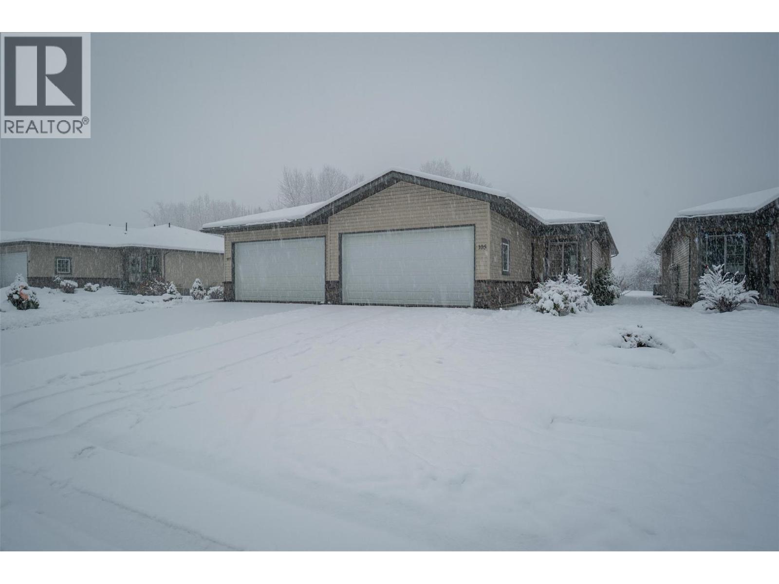 105 Mountainside Drive, Fruitvale, BC - Outdoor