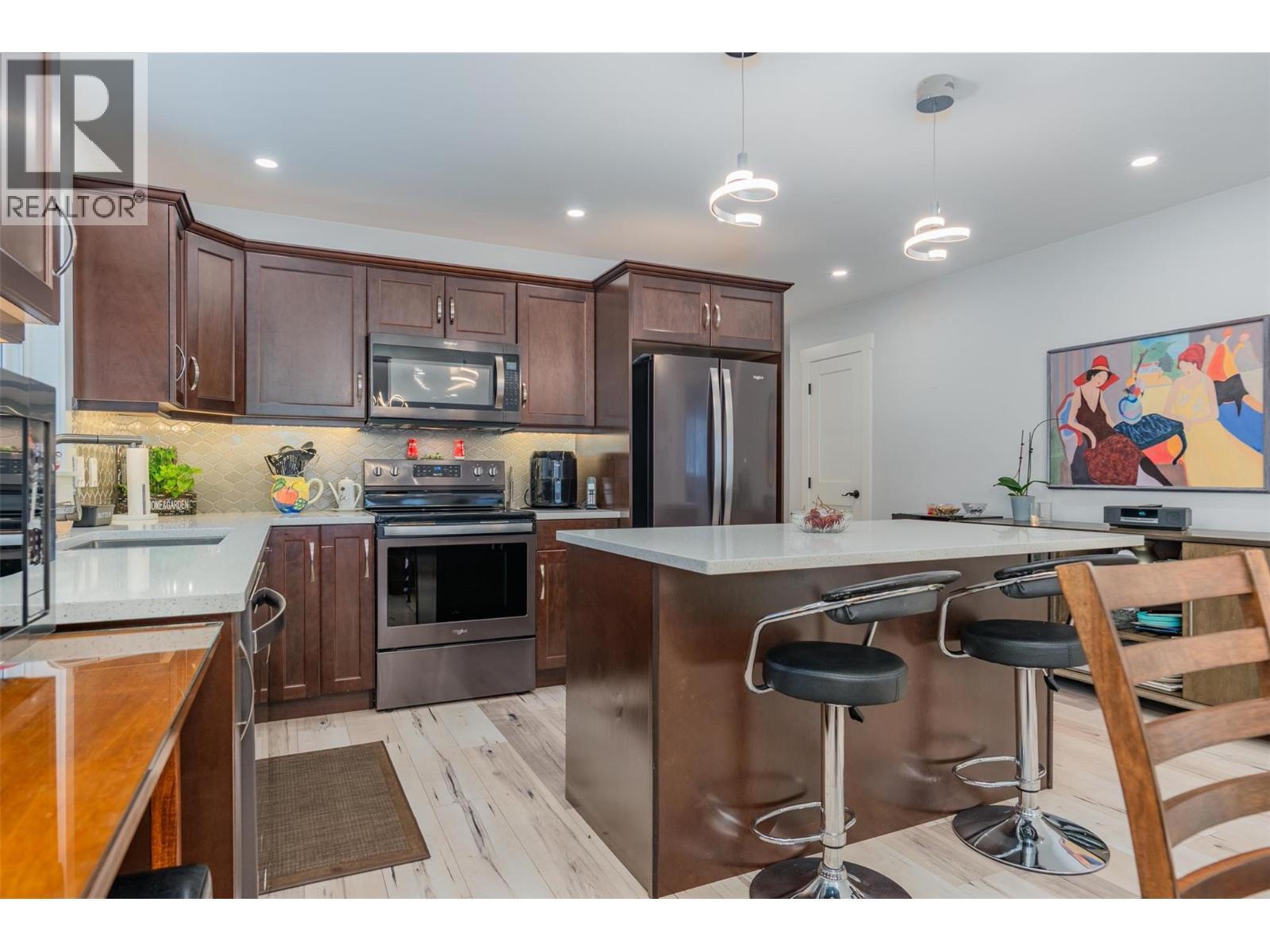 105 Mountainside Drive, Fruitvale, BC - Indoor Photo Showing Kitchen
