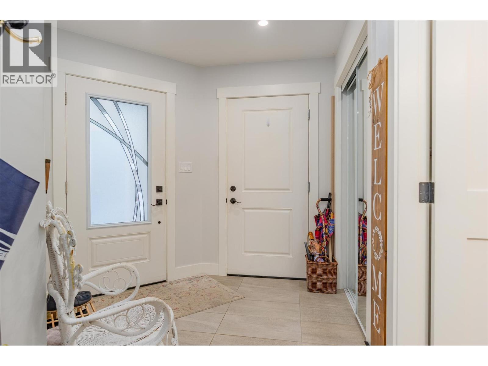 105 Mountainside Drive, Fruitvale, BC - Indoor Photo Showing Other Room