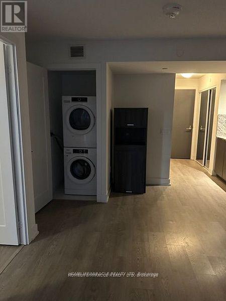 315 - 9 Mabelle Avenue, Toronto, ON - Indoor Photo Showing Laundry Room