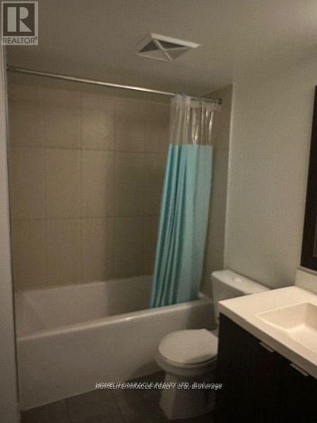 315 - 9 Mabelle Avenue, Toronto, ON - Indoor Photo Showing Bathroom