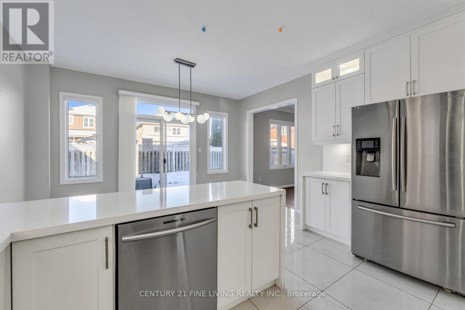 3 Sailwind Road, Brampton, ON - Indoor Photo Showing Kitchen