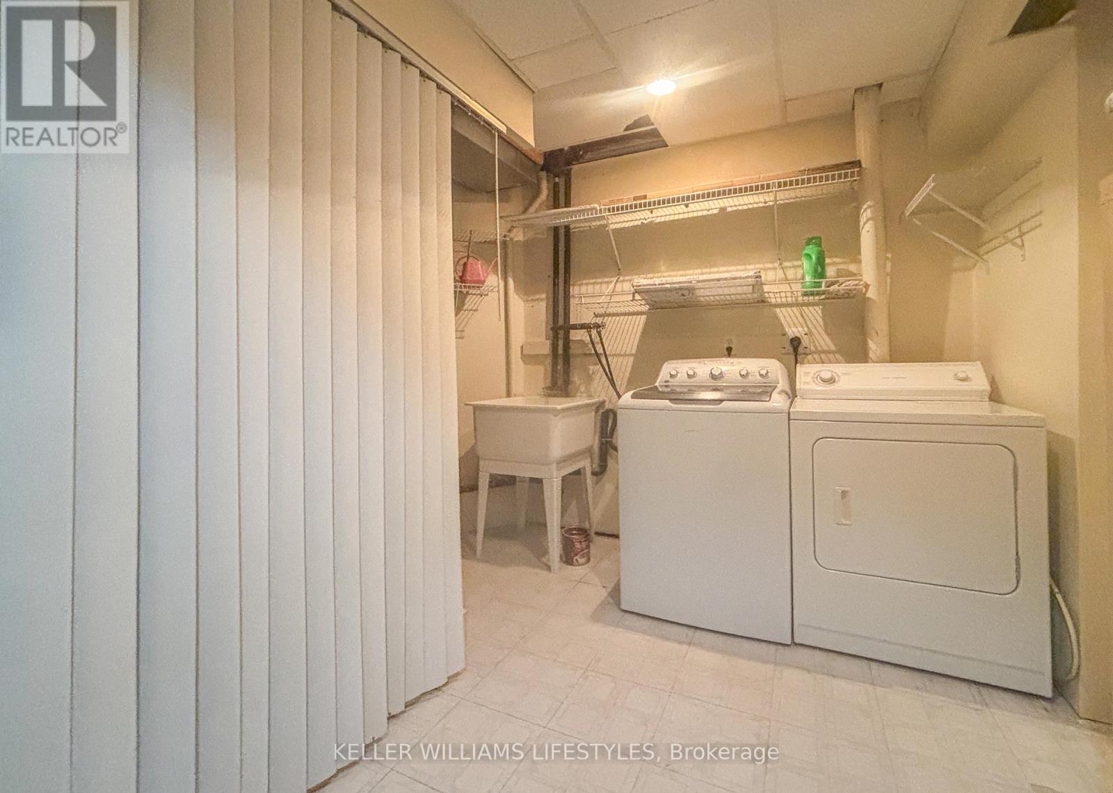 245 - 23 Observatory Lane, Richmond Hill (Harding), ON - Indoor Photo Showing Laundry Room