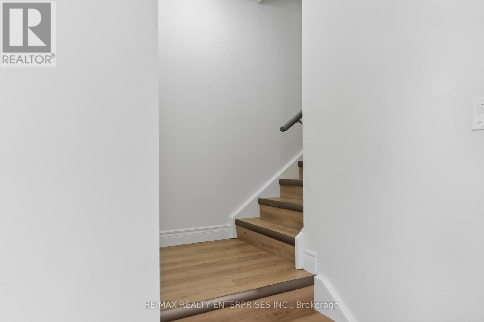 40 Mcmaster Avenue, Welland (Welland Downtown), ON - Indoor Photo Showing Other Room