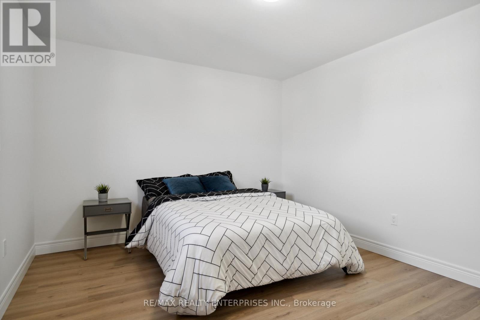 40 Mcmaster Avenue, Welland (Welland Downtown), ON - Indoor Photo Showing Bedroom