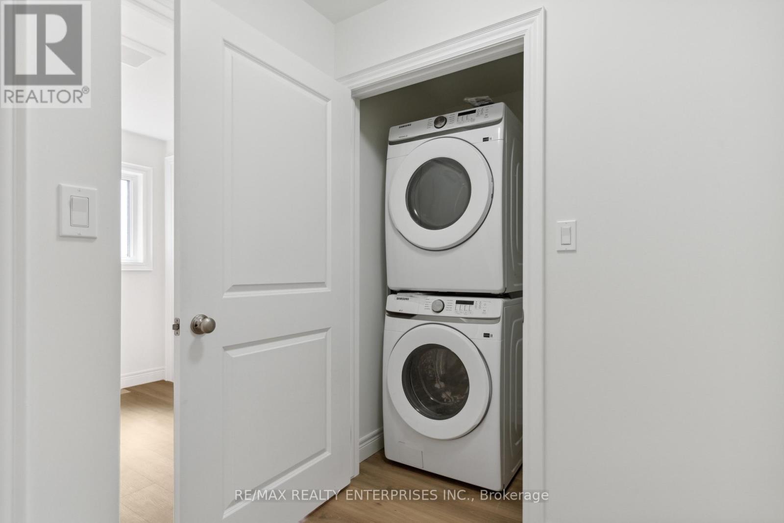 40 Mcmaster Avenue, Welland (Welland Downtown), ON - Indoor Photo Showing Laundry Room