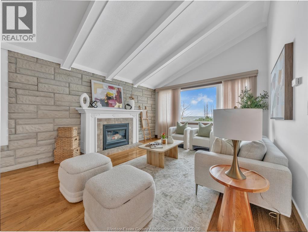 3 Beth Crescent, Leamington, ON - Indoor Photo Showing Living Room With Fireplace