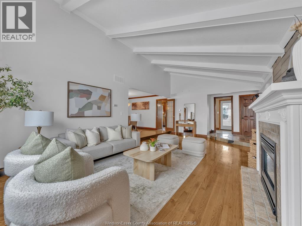 3 Beth Crescent, Leamington, ON - Indoor Photo Showing Living Room With Fireplace