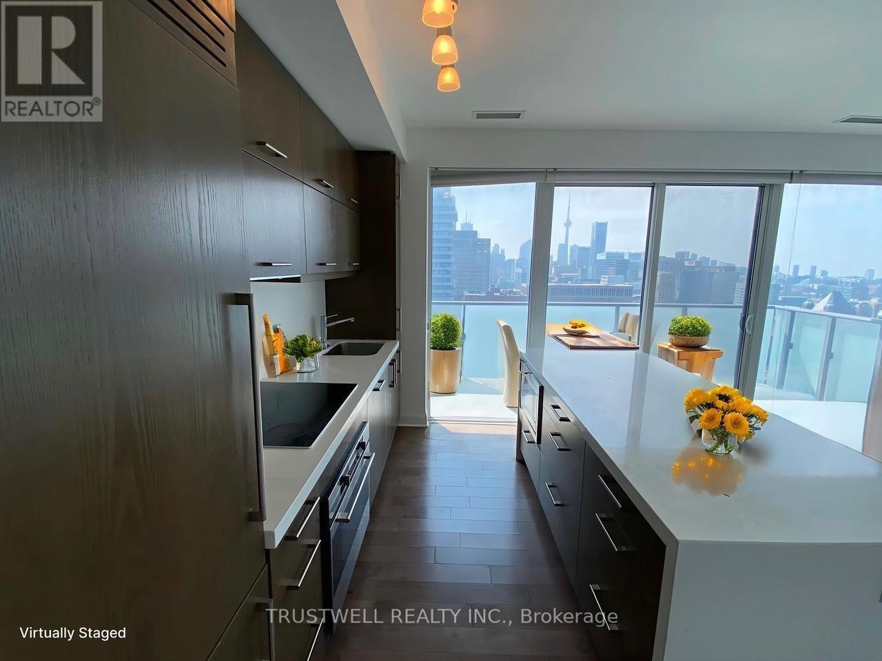 2404 - 1080 Bay Street, Toronto, ON - Indoor Photo Showing Kitchen