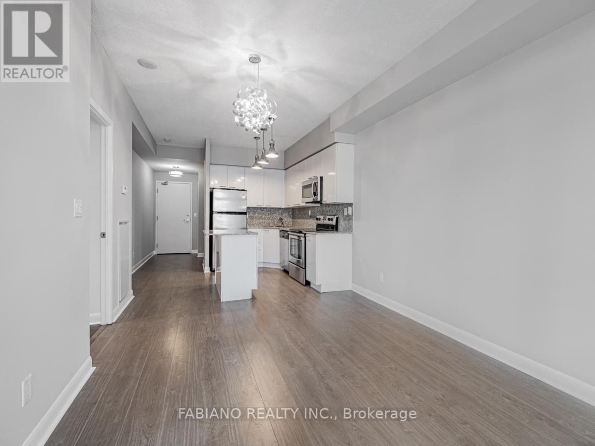502 - 15 Bruyeres Mews, Toronto, ON - Indoor Photo Showing Kitchen