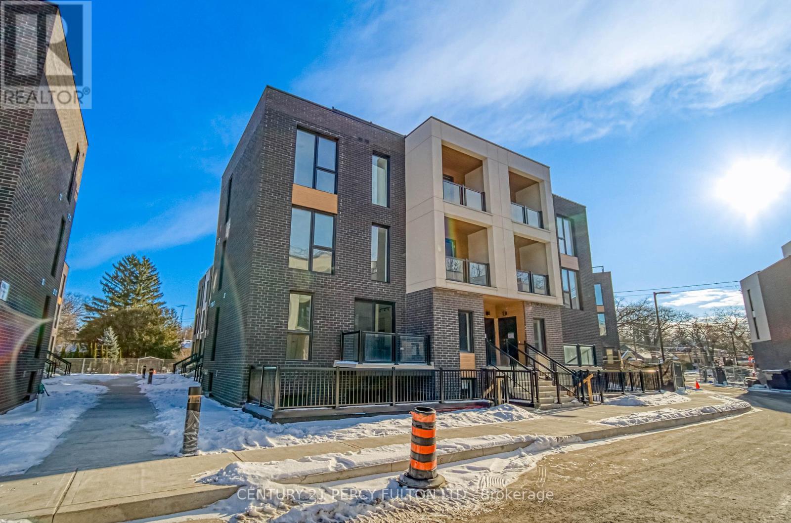 8 - 178 Clonmore Drive, Toronto, ON - Outdoor With Balcony