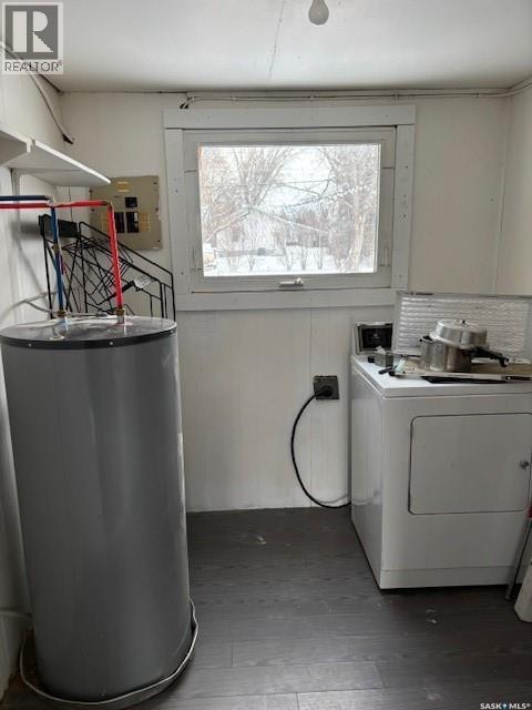 131 Bush Avenue, Canora, SK - Indoor Photo Showing Laundry Room
