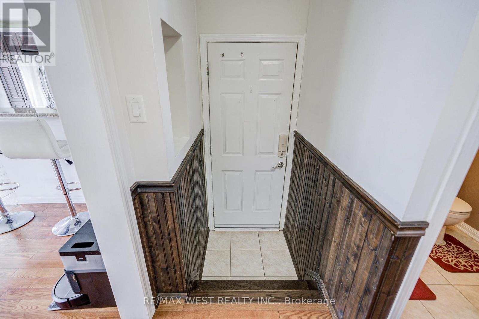 24 Davidson Drive, New Tecumseth, ON - Indoor Photo Showing Other Room