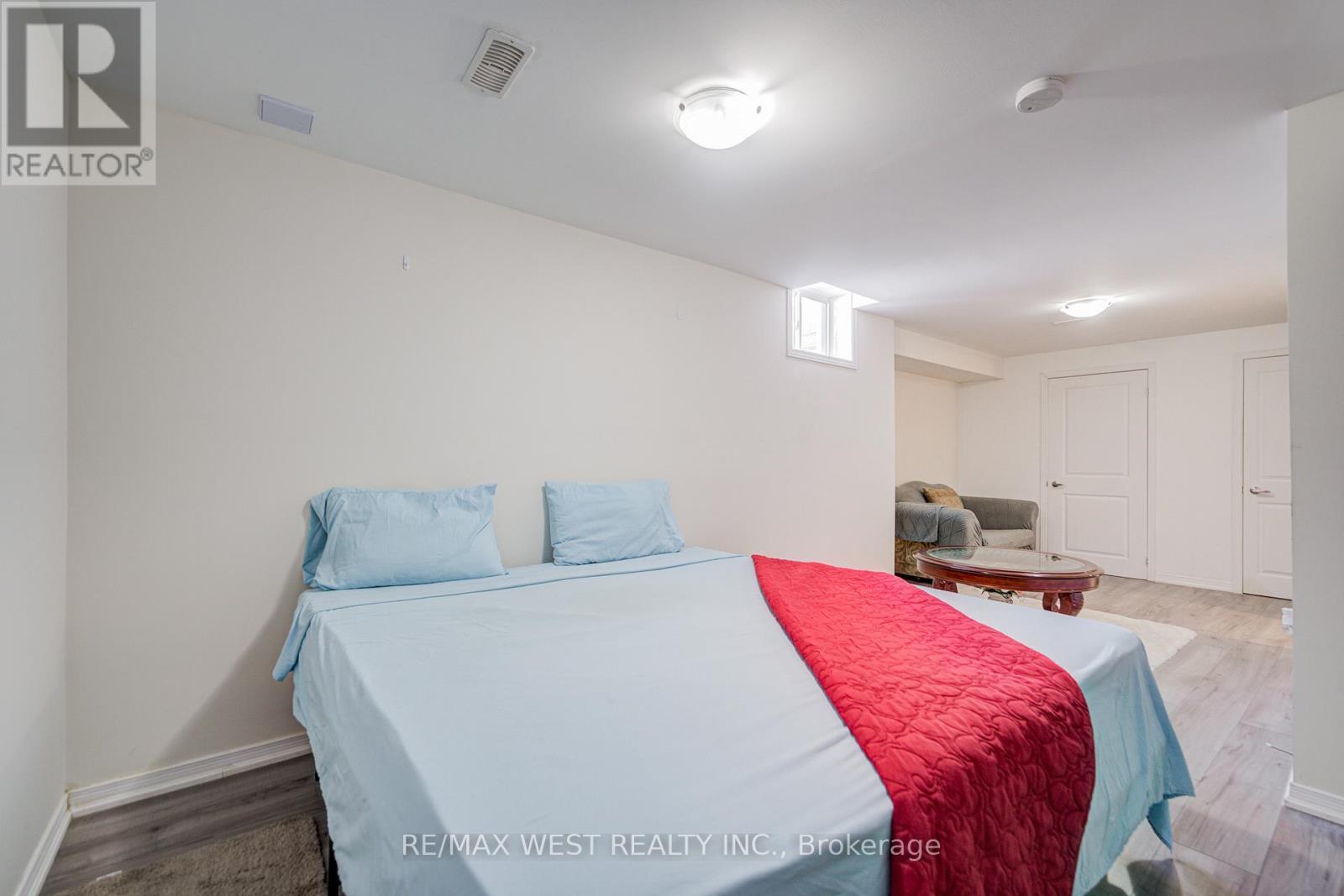 24 Davidson Drive, New Tecumseth, ON - Indoor Photo Showing Bedroom
